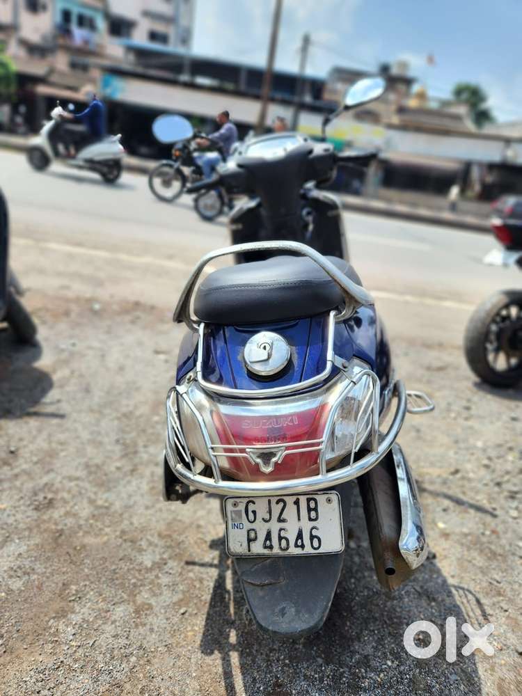 ACCESS 125 blue color