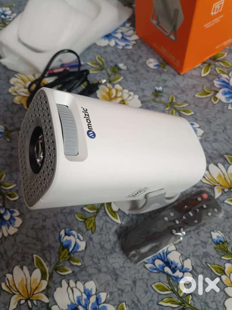 HD Projector, 150 inch