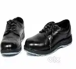 Black safety shoes