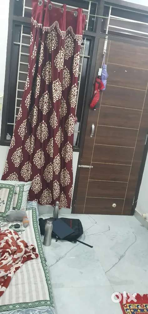 Neend roomate