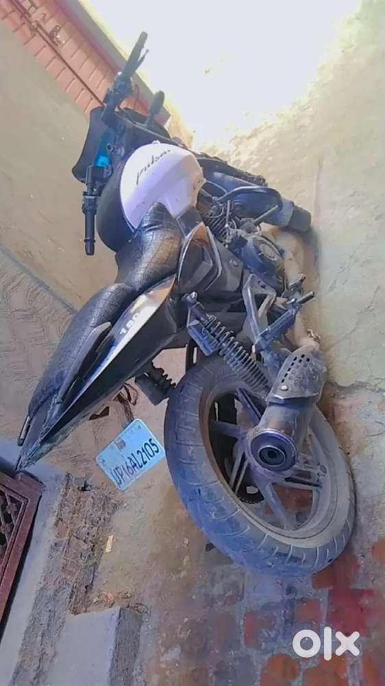 Bike badhiya hai ring piston hoga dhuwa de rahi hai self start hai
