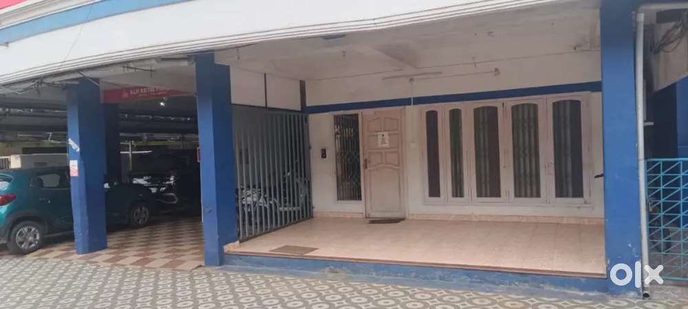 Ground floor Commercial space for rent in Vazhuthacaud