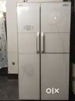 LG side by side refrigerator with good condition and not cooling