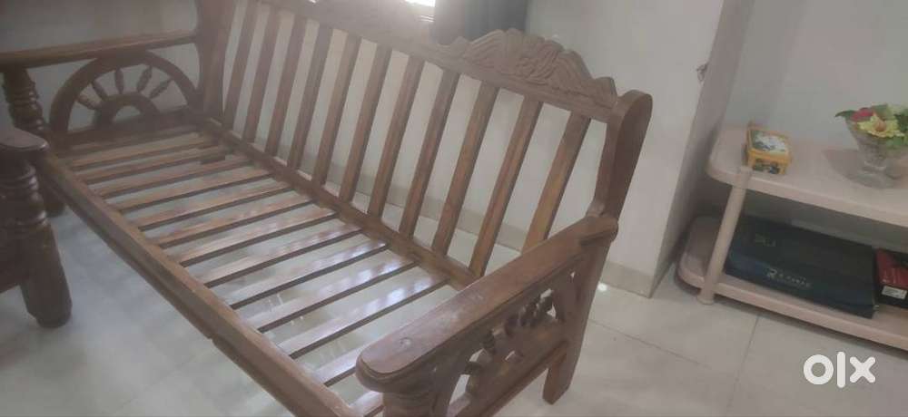 Sofa set with Cushion.