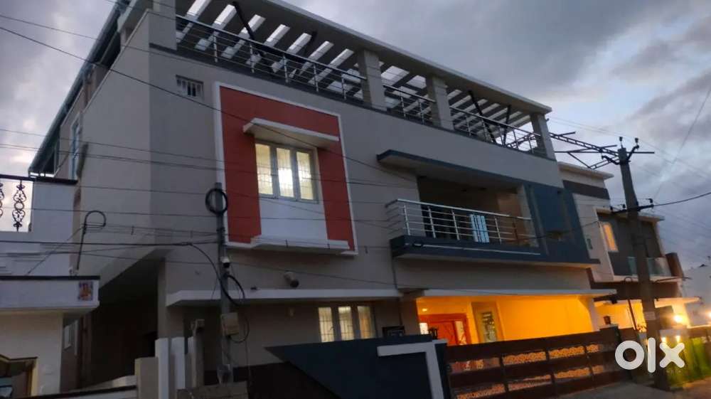 4.25C Cheran managar 5 cents 6BHK 30 feet road For Sale