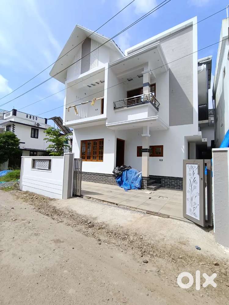 Newly built 1553sqft 4 bedroom attached house for sale near Varapuzha