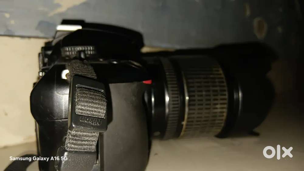 Nikon 5100 D lens 18 mm 105 mm hai or 1 battery  or memori card hai