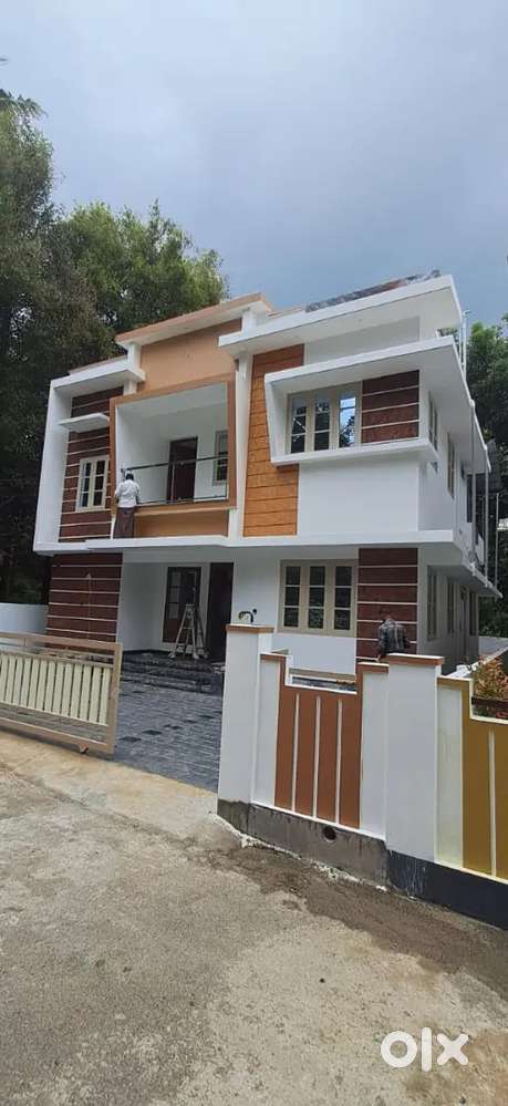 NEW HOUSE FOR SALE 1550 SQFT 4 BHK THURAVOOR
