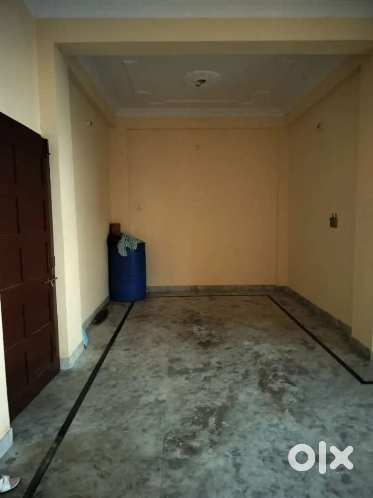 We are 2 girls already living here and we need 1 girl room mate