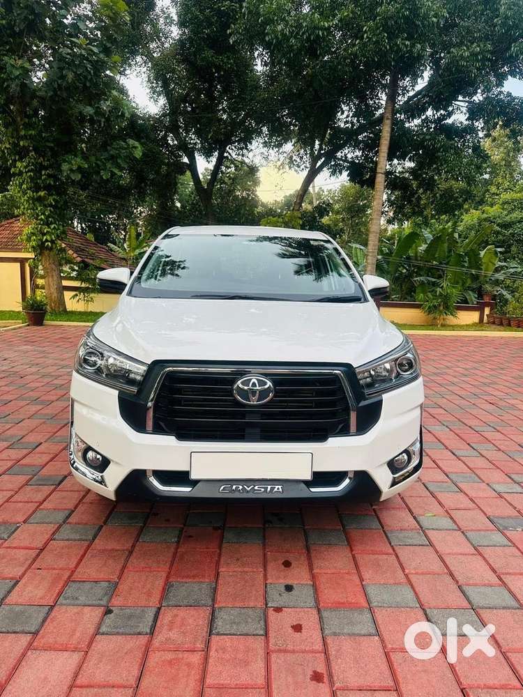 Toyota Innova Crysta 2.4 V 7 STR, 2023, Diesel