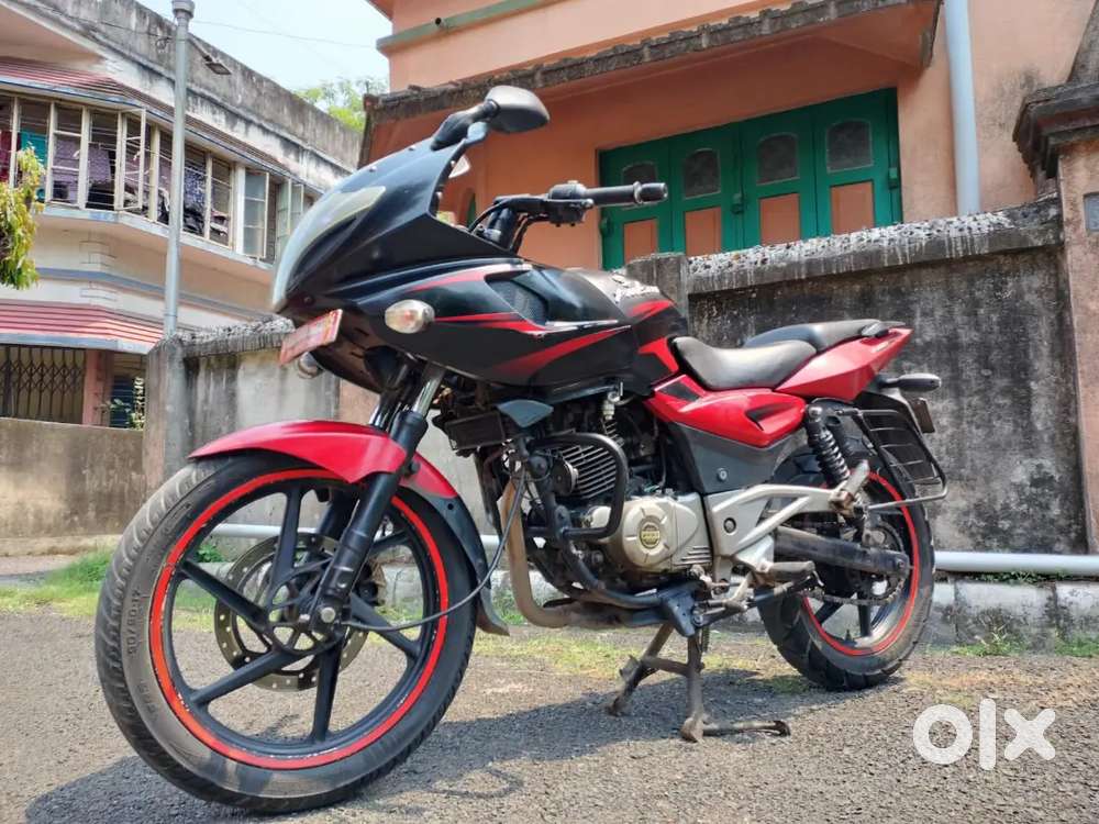 Bajaj Pulsar 220F