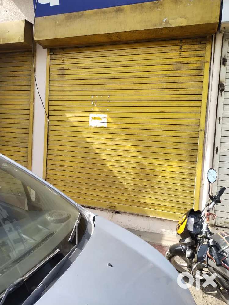 Shop for rent -suitablle for office or beauty parlour