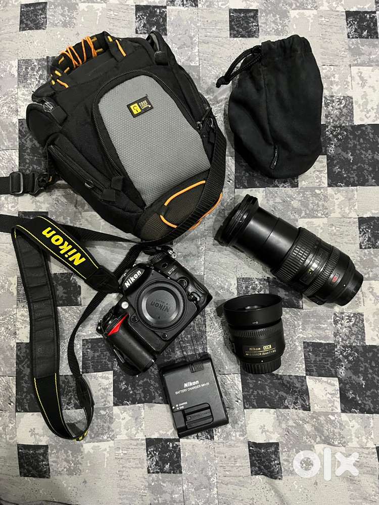 Nikon D7000 Camera + 18-200mm + 35mm + Xtra Bat - Full Kit for SALE