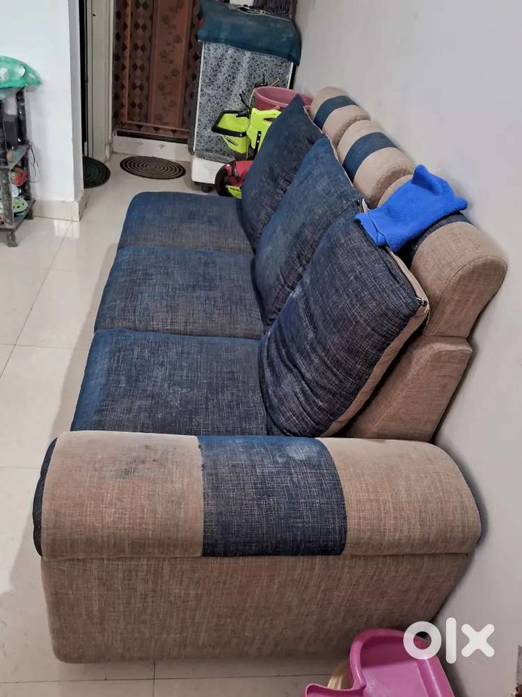 L sofa set selling immediately