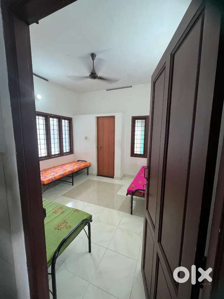 Room available for ladies