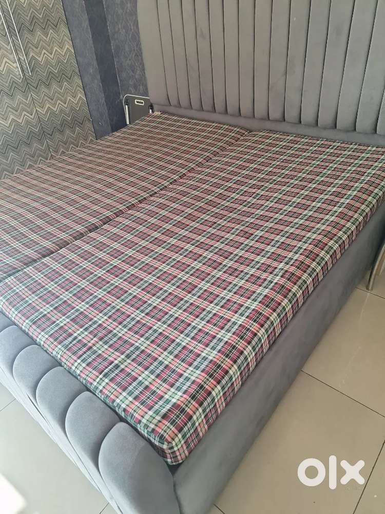 Only Bed Mattress King Size 72*70 good condition