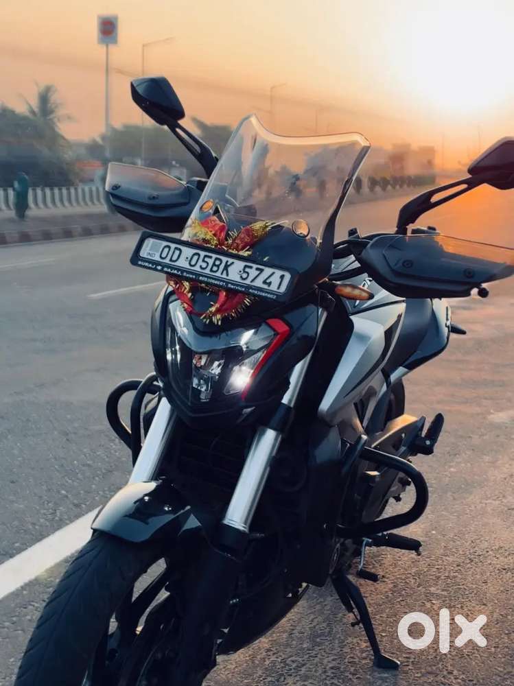 Bajaj Dominar 250 UG