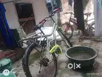 Donon cycle bahut achcha hai black color mein 1000 rupaye ka kharcha h