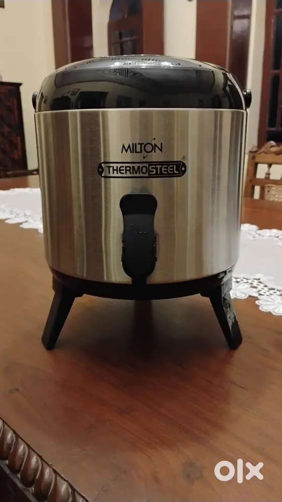 Milton thermosteel water jug with insulation