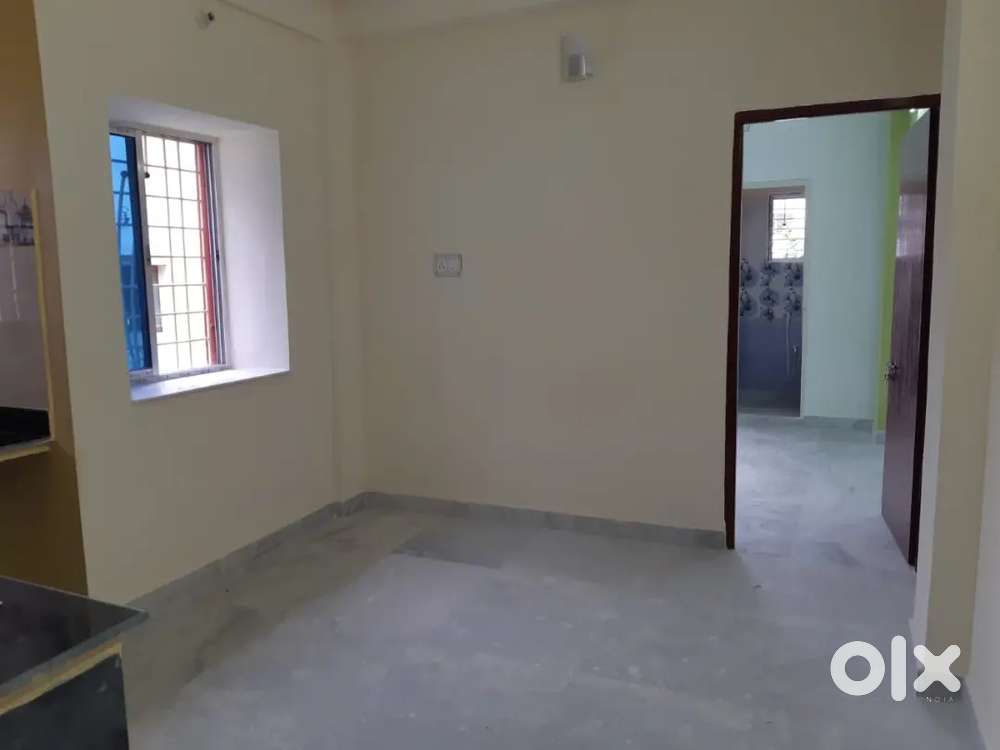 Instant shifting available new flat rent in near tollygunge.