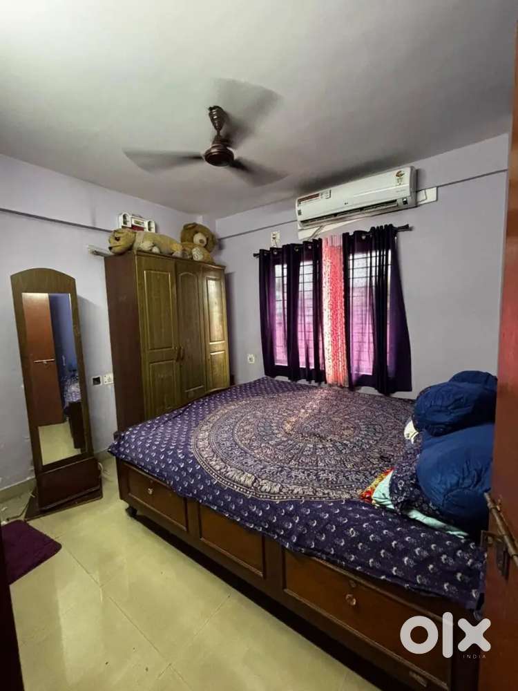 Need flat sell barasat star mall