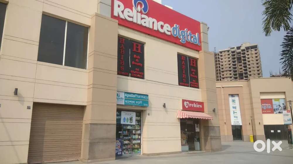 Showroom space for rent at new town down town mall