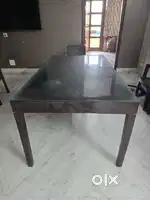 6 seater dining table for sale (Without chair)