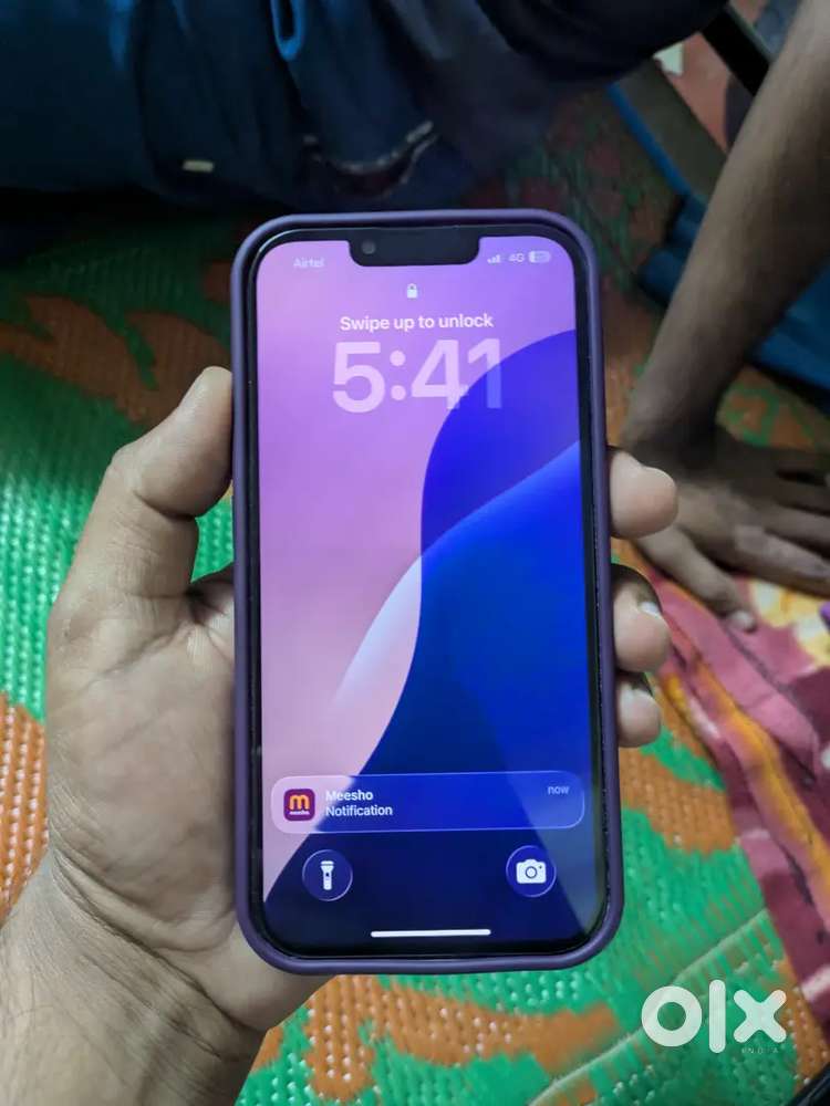 Iphone 13 blue