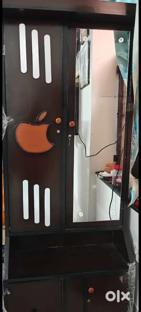 Dressing table