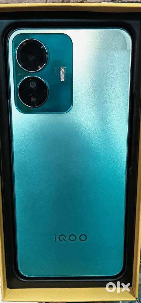 IQ Z6 LITE 5g 6/128 GB NEW CONDITION IF ANTBODY WANT TEXT ME N CALL ME