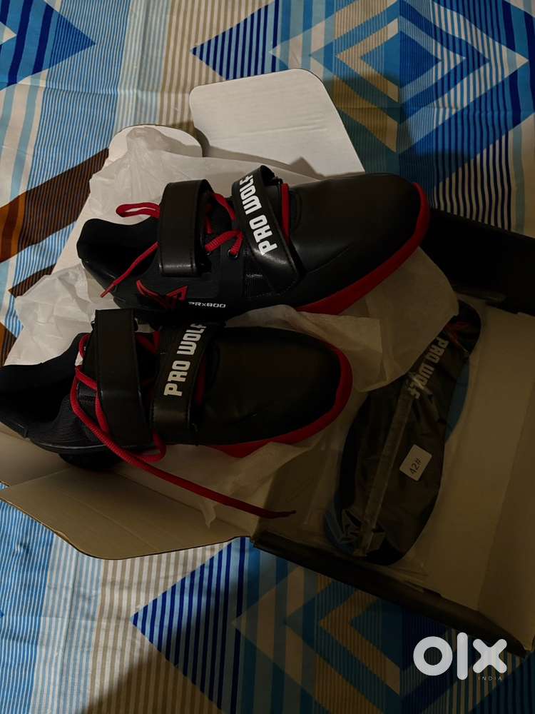 Pro wolf lifting shoes