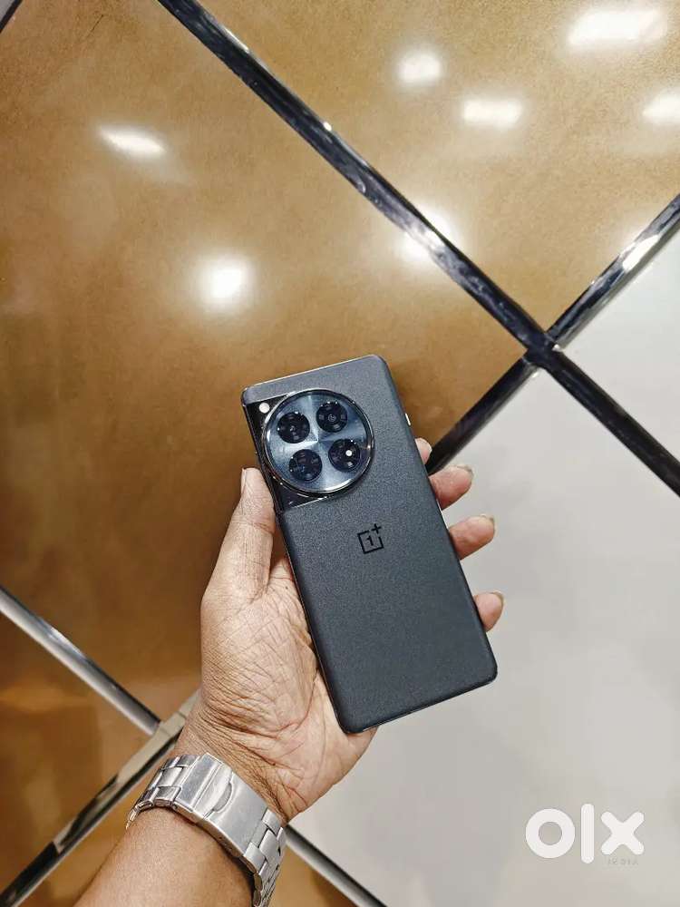 One Plus 12 5G (12Gb/256Gb)..1 Month Old..Display Crack..