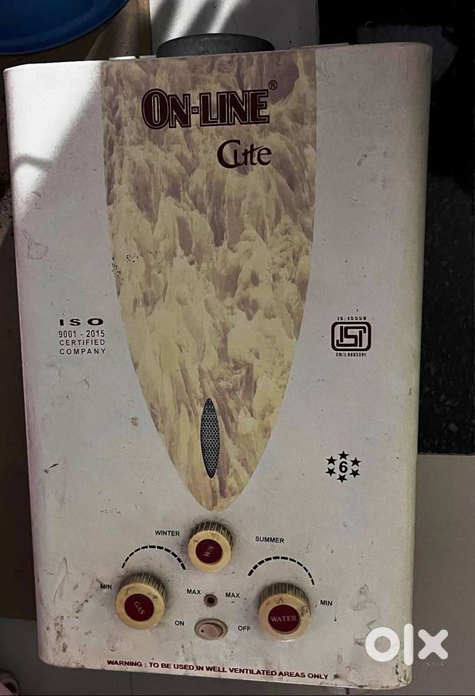 Gas Gyser with Outer Cover in complete operating conditioncondition