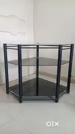 Corner table