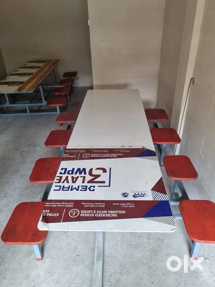 Table and seat set