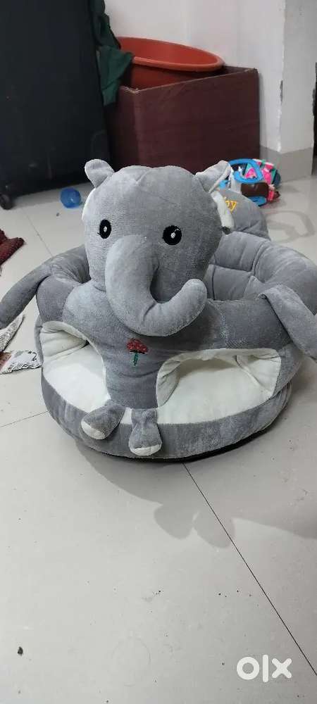 Soft elephant sofa seat