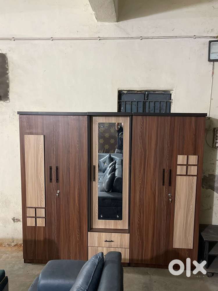 Brand new king size premium 5 door wardrobe