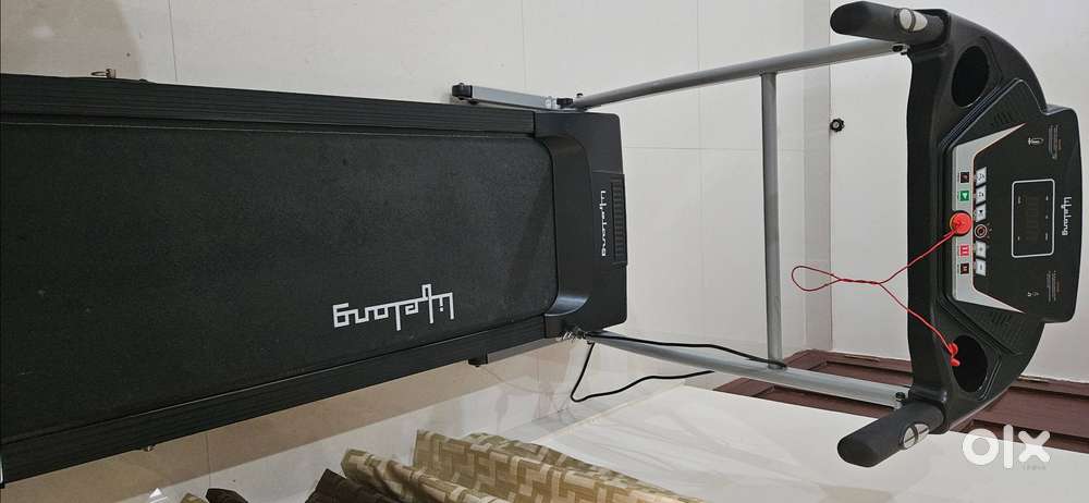 Threadmill for SALE - Looks brand new, rarely used  Lifelong FitPro