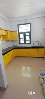 8bhk semi furnished fully independent makan location near vibuti khand