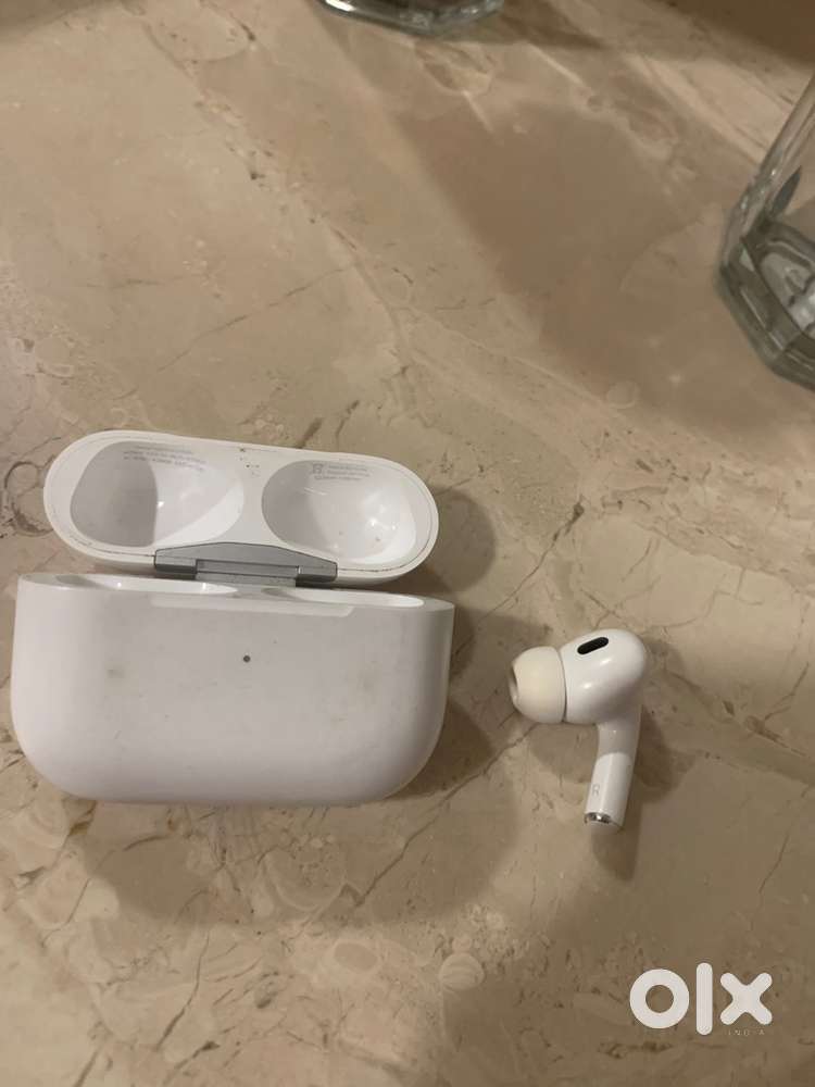 Airpods pro 2 right side in warranty