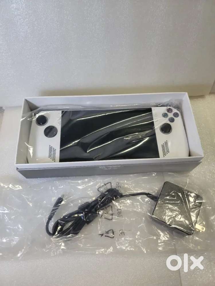 Rog Ally Gaming Handheld Z1 Chip  White  512GB SSD