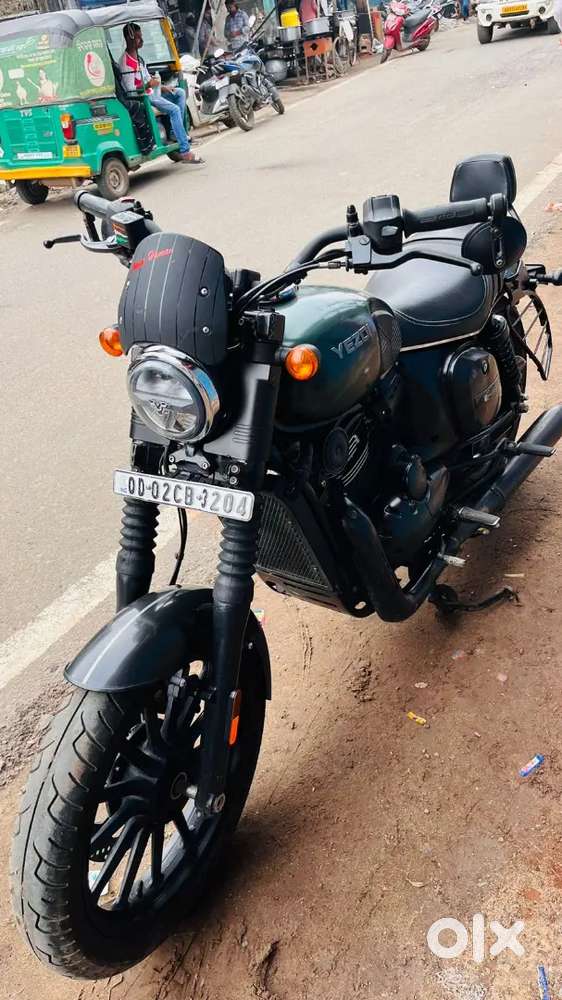 Yezdi roadster 6gear 350cc hunter green colour mint condition