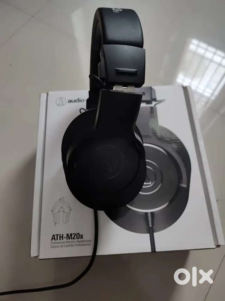 Audio Technica ATH-M20x - Professional Headphone