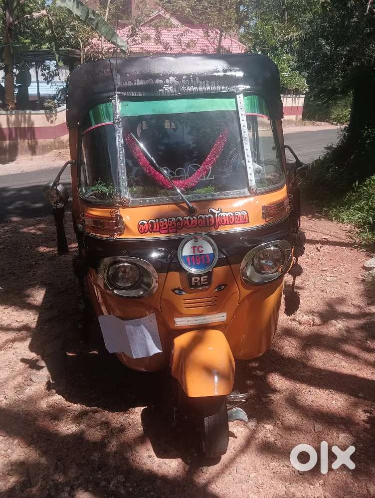 Bajaj Compact Diseal Auto New battery New papers tyres new