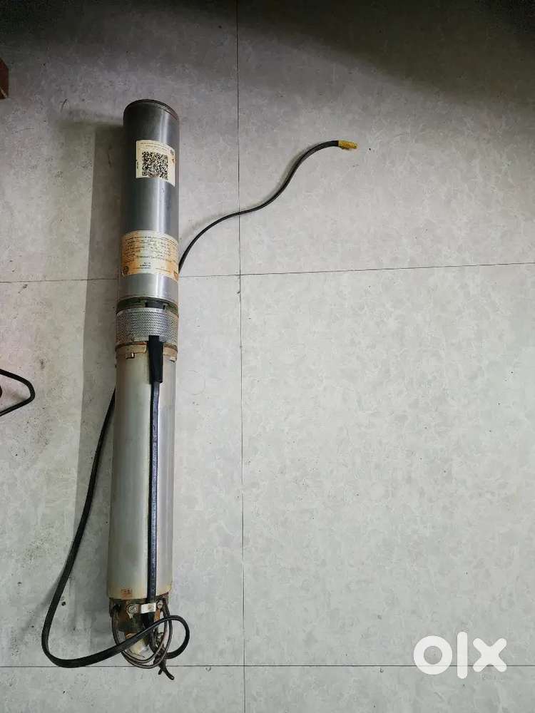 CRI SUBMERSIBLE PUMP brand new used for one month