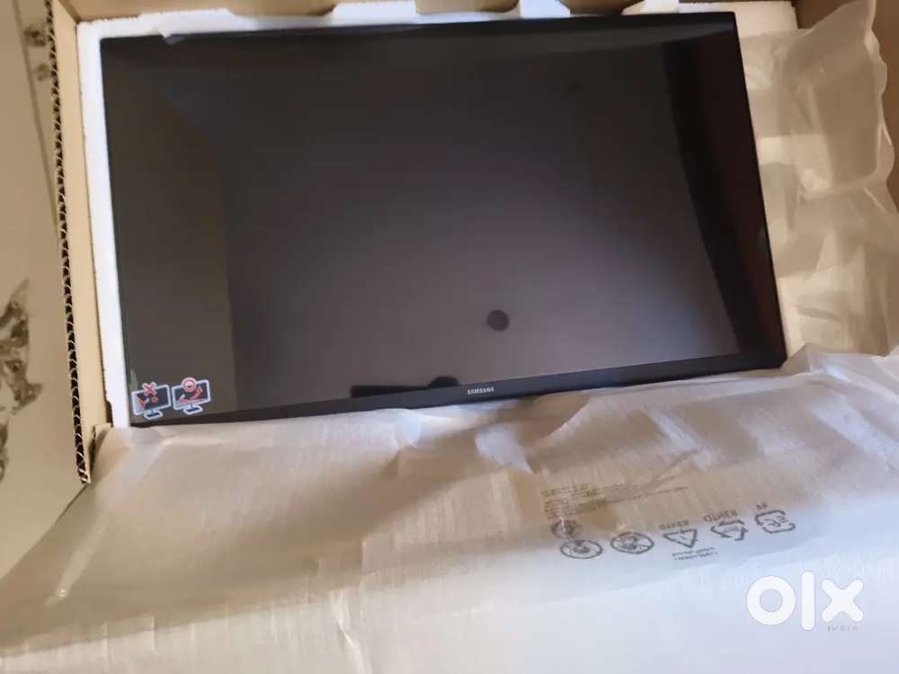 Brand new samsung 24 inch Monitor