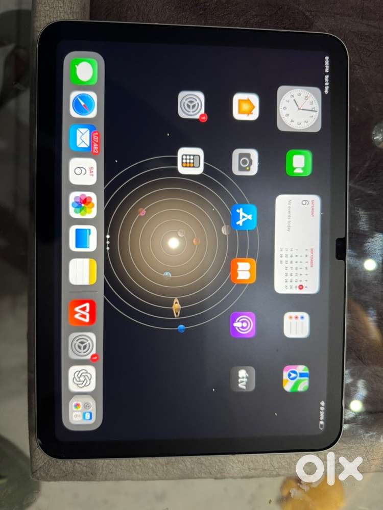 Apple ipad 10 with 2 months warranty left