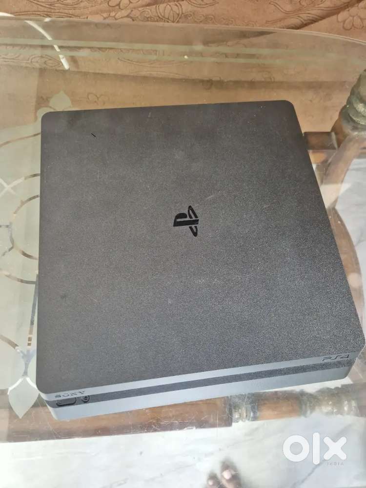 Ps4 slim  1 TB