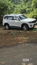 Mahindra scorpio n stock condition showroom condition ready to move ju