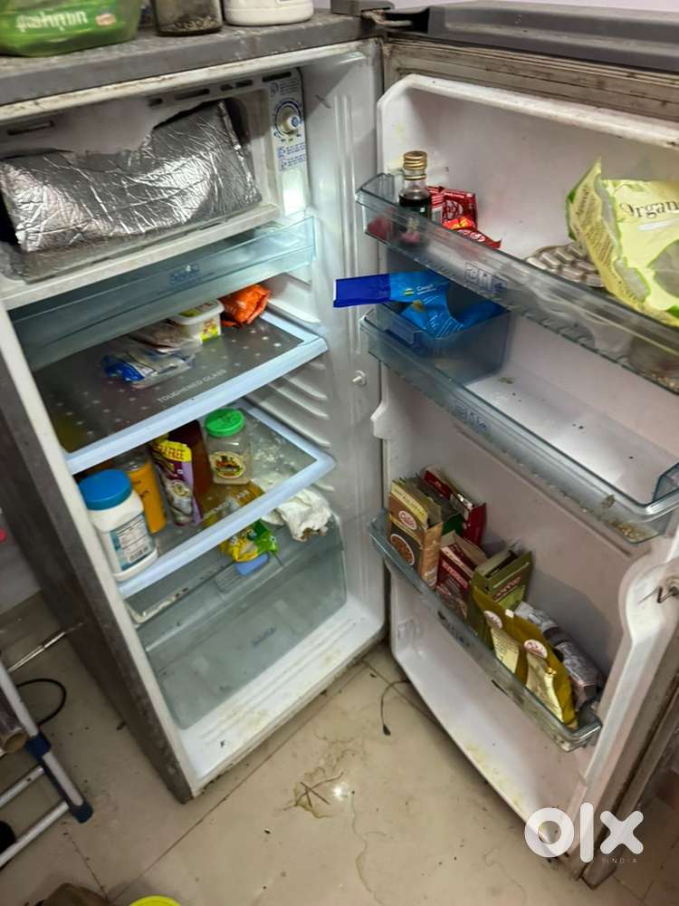 Moving out Sale croma fridge